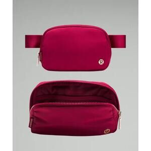 Everywhere Belt Bag 1L - Berry Rumble